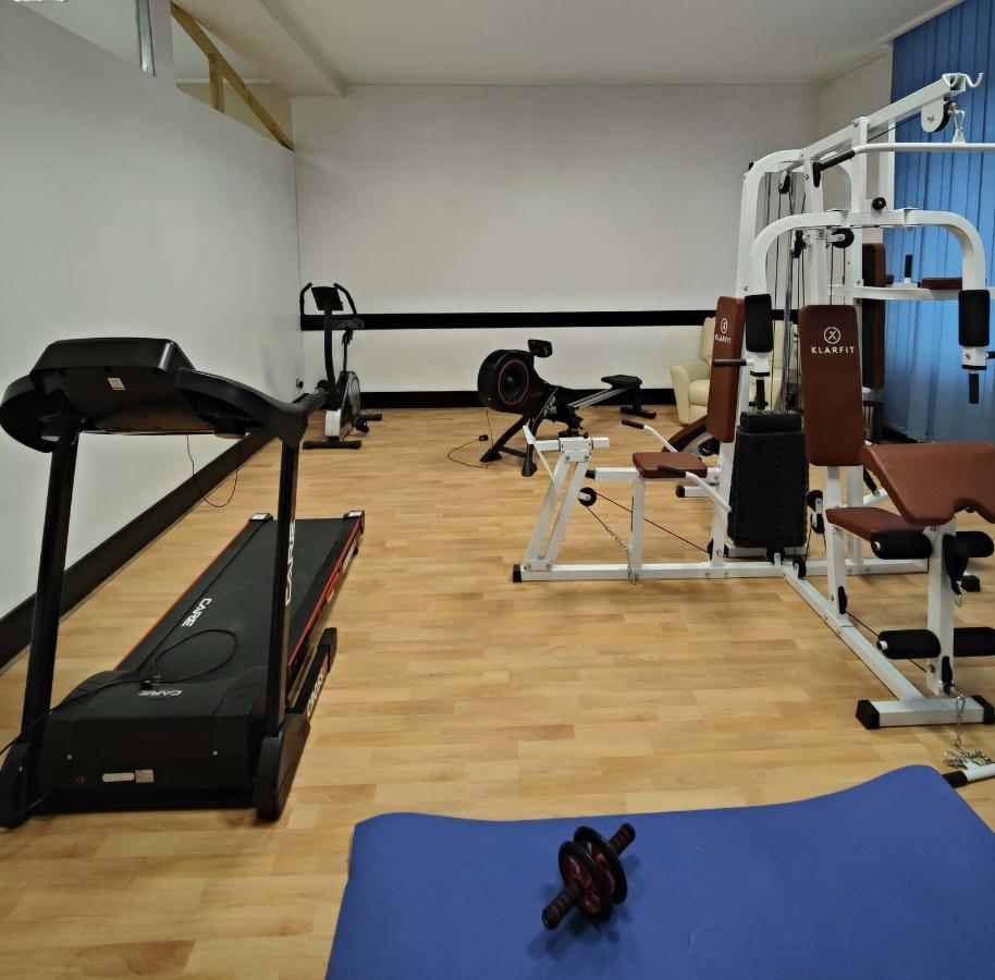Hotel Terminus - Pizzeria Pizz'A Gogo - Salle De Sport - Face A La Gare Lons-le-Saunier Exterior foto