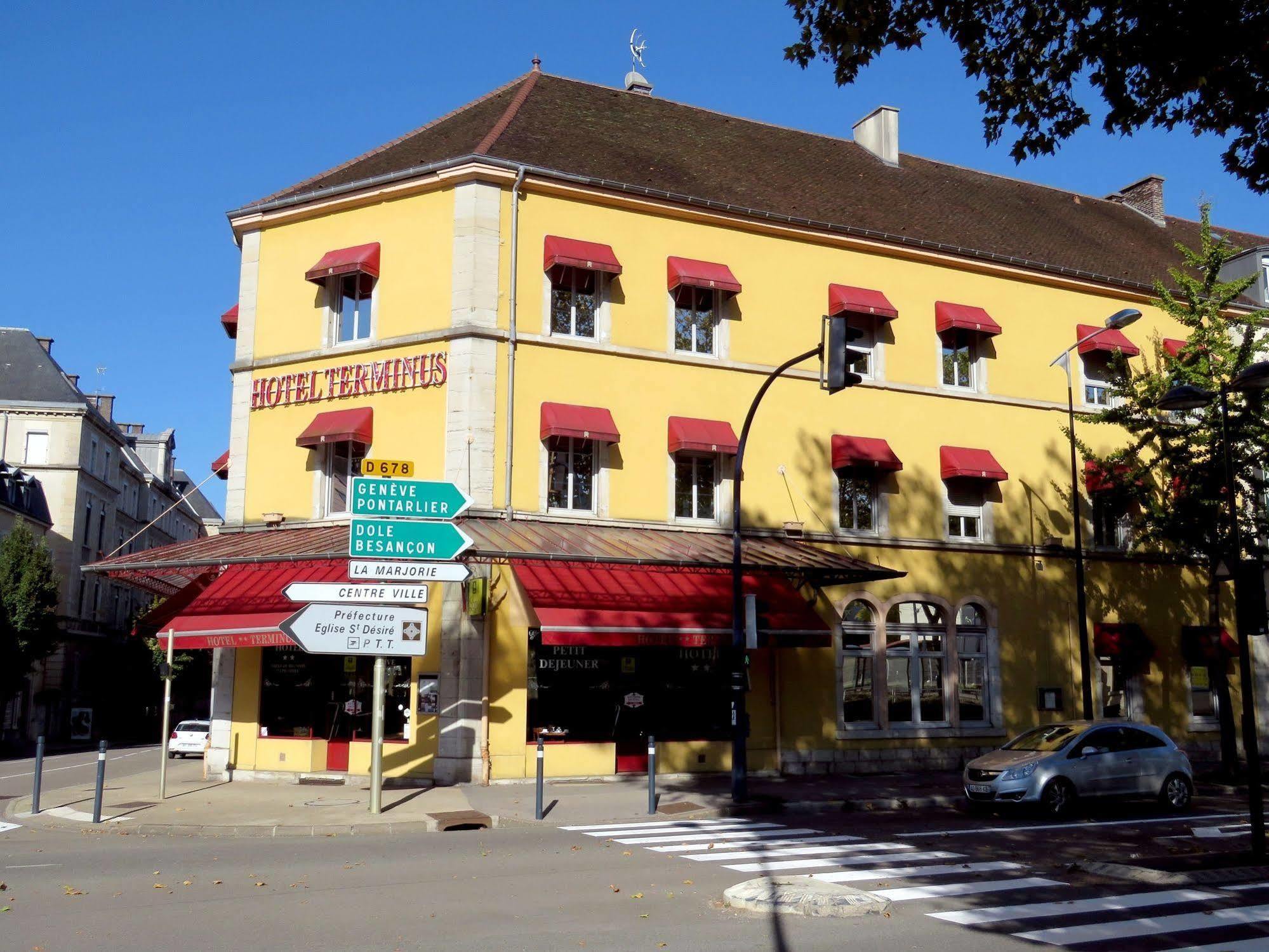 Hotel Terminus - Pizzeria Pizz'A Gogo - Salle De Sport - Face A La Gare Lons-le-Saunier Exterior foto