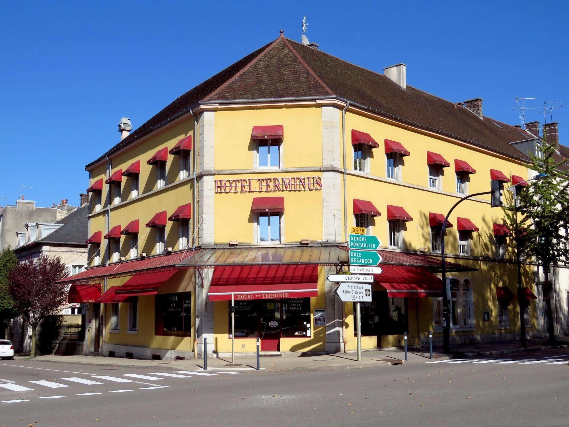 Hotel Terminus - Pizzeria Pizz'A Gogo - Salle De Sport - Face A La Gare Lons-le-Saunier Exterior foto